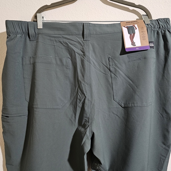 Eddie Bauer Men's Green Flat Front Shorts - Picture 3 of 10